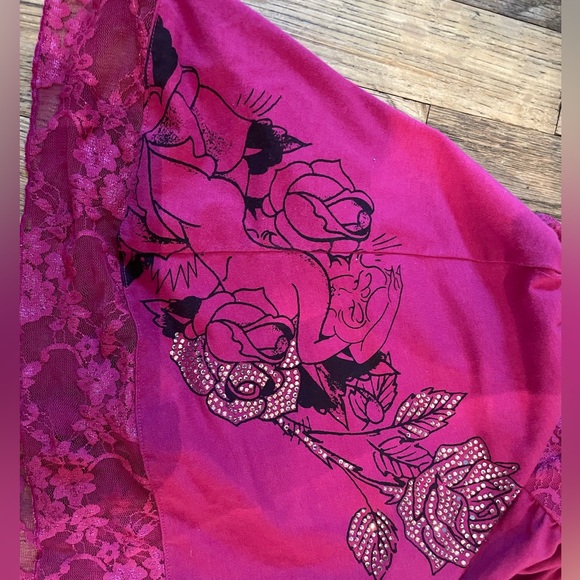 magenta ed hardy tank top with design on the side - Picture 5 of 6